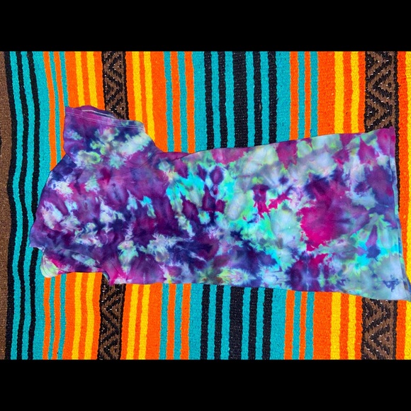 Trippy Hand-Tie Dyed Cotton V-neck Shirt. Small - Picture 2 of 4